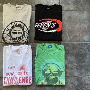 •Mens custom graphic tee bundle• Size L/M